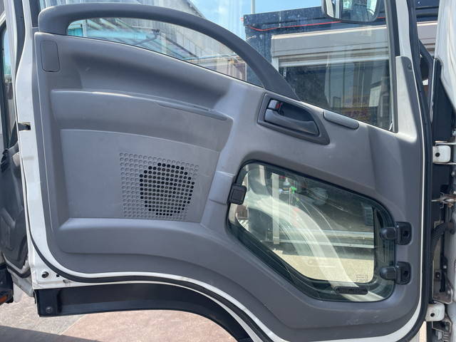 いすゞフォワードクレーン4段中型（4t）[写真26]