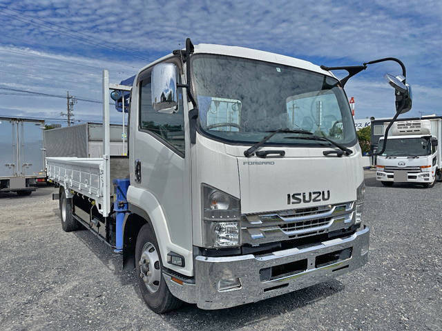 いすゞフォワードクレーン4段中型（4t）[写真03]