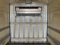UDトラックスクオン冷蔵冷凍ウイング大型（10t）[写真12]