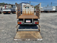 三菱ふそうキャンター平ボディ小型（2t・3t）[写真11]