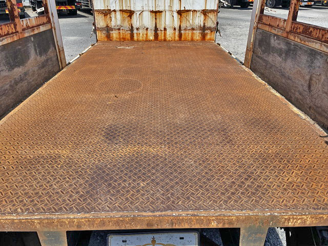 三菱ふそうキャンター平ボディ小型（2t・3t）[写真12]