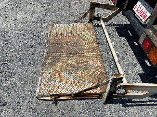 三菱ふそうキャンター平ボディ小型（2t・3t）[写真17]