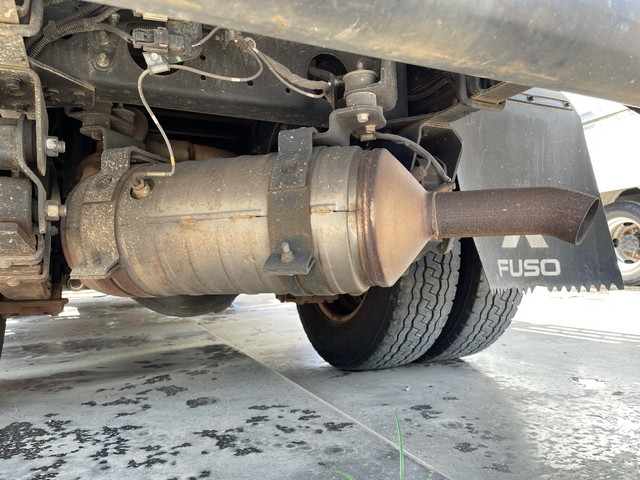 三菱ふそうキャンター平ボディ小型（2t・3t）[写真24]