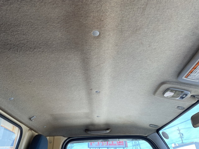 三菱ふそうキャンター平ボディ小型（2t・3t）[写真34]