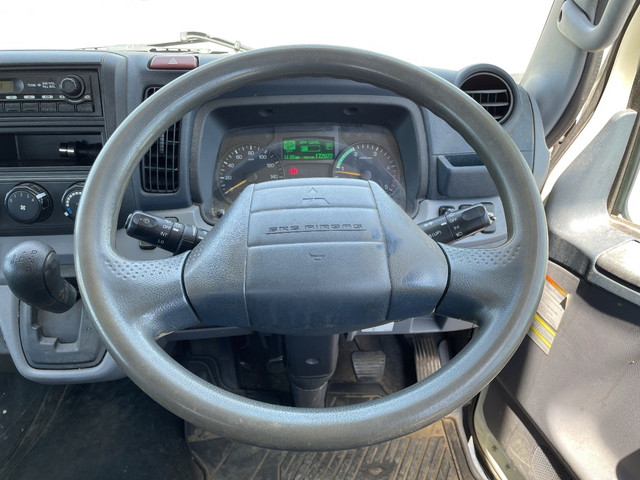 三菱ふそうキャンター平ボディ小型（2t・3t）[写真35]