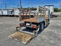 三菱ふそうキャンター平ボディ小型（2t・3t）[写真03]