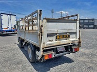 三菱ふそうキャンター平ボディ小型（2t・3t）[写真05]