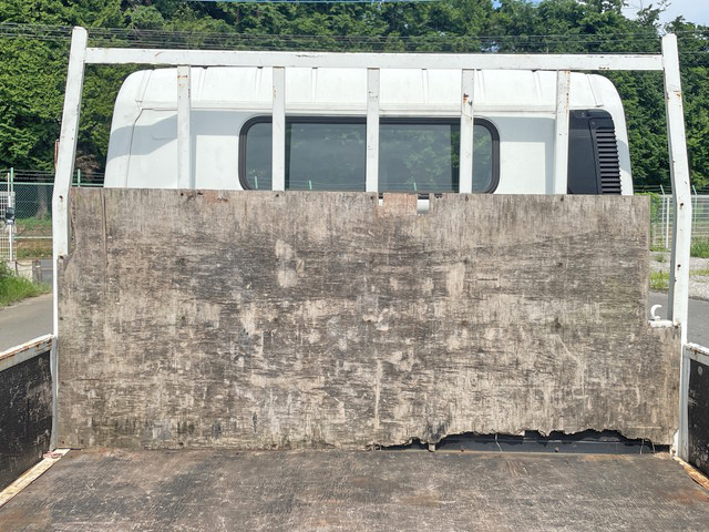 三菱ふそうキャンター平ボディ小型（2t・3t）[写真11]