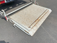 三菱ふそうキャンター平ボディ小型（2t・3t）[写真17]