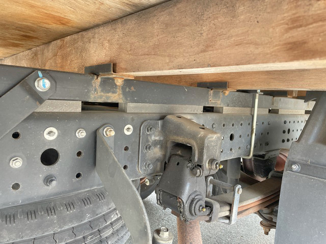 三菱ふそうキャンター平ボディ小型（2t・3t）[写真24]