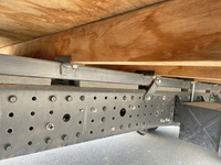 三菱ふそうキャンター平ボディ小型（2t・3t）[写真25]