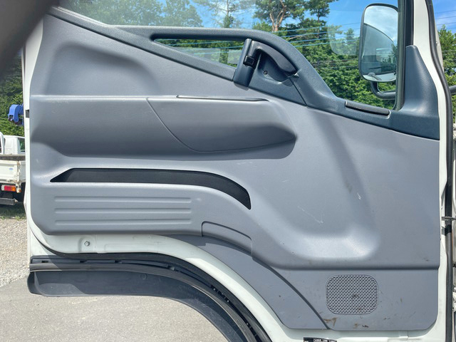 三菱ふそうキャンター平ボディ小型（2t・3t）[写真31]