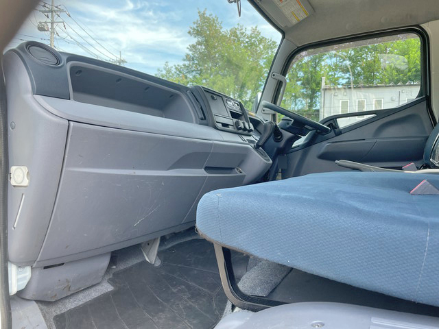 三菱ふそうキャンター平ボディ小型（2t・3t）[写真33]