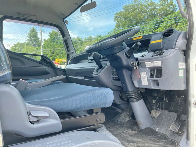 三菱ふそうキャンター平ボディ小型（2t・3t）[写真37]