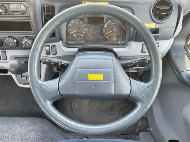 三菱ふそうキャンター平ボディ小型（2t・3t）[写真38]