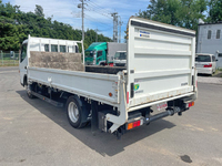 三菱ふそうキャンター平ボディ小型（2t・3t）[写真04]