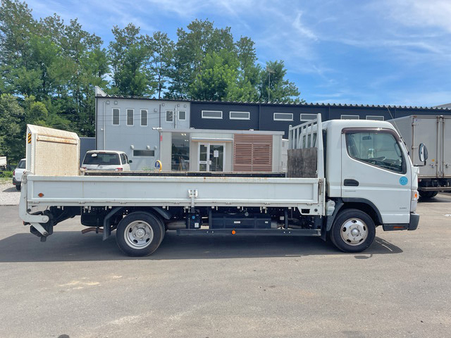 三菱ふそうキャンター平ボディ小型（2t・3t）[写真06]