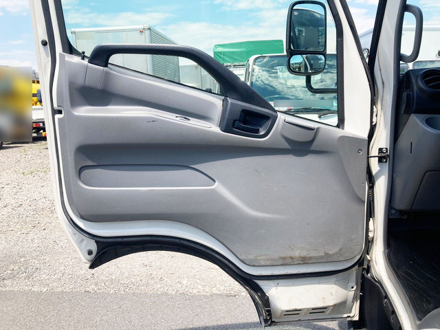 日野デュトロ平ボディ小型（2t・3t）[写真19]