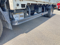 三菱ふそうキャンター平ボディ小型（2t・3t）[写真18]