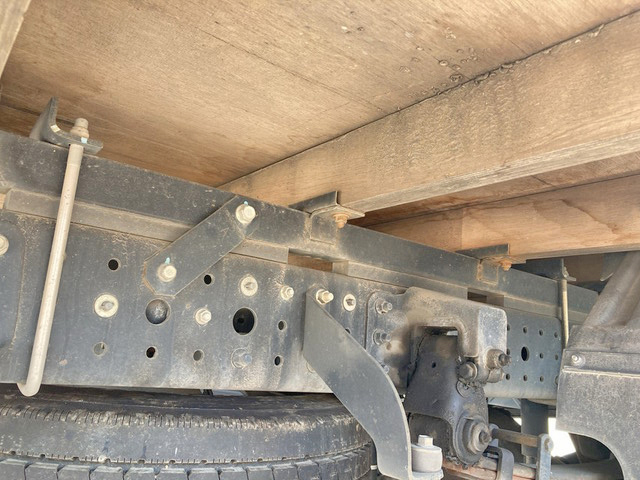 三菱ふそうキャンター平ボディ小型（2t・3t）[写真22]