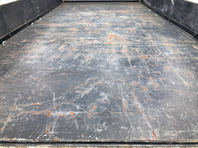 三菱ふそうキャンター平ボディ小型（2t・3t）[写真12]