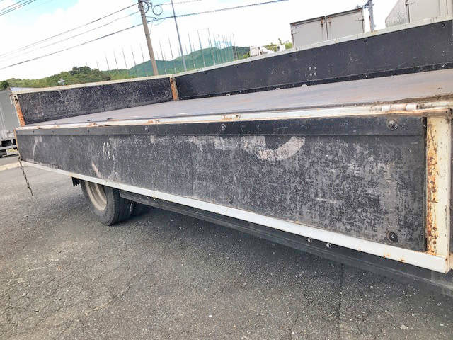 三菱ふそうキャンター平ボディ小型（2t・3t）[写真13]