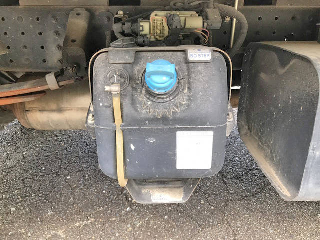 三菱ふそうキャンター平ボディ小型（2t・3t）[写真18]