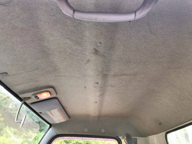 三菱ふそうキャンター平ボディ小型（2t・3t）[写真32]