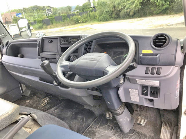 三菱ふそうキャンター平ボディ小型（2t・3t）[写真34]