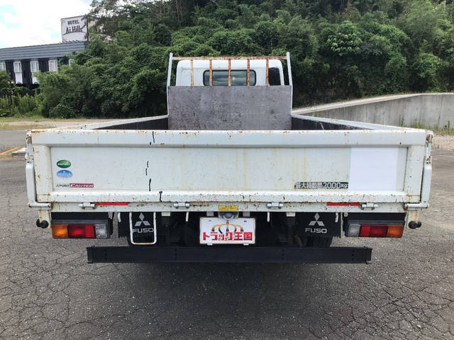 三菱ふそうキャンター平ボディ小型（2t・3t）[写真09]