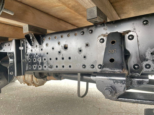 いすゞエルフ平ボディ小型（2t・3t）[写真20]