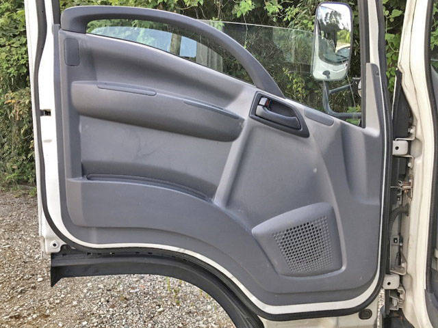 いすゞエルフ平ボディ小型（2t・3t）[写真25]