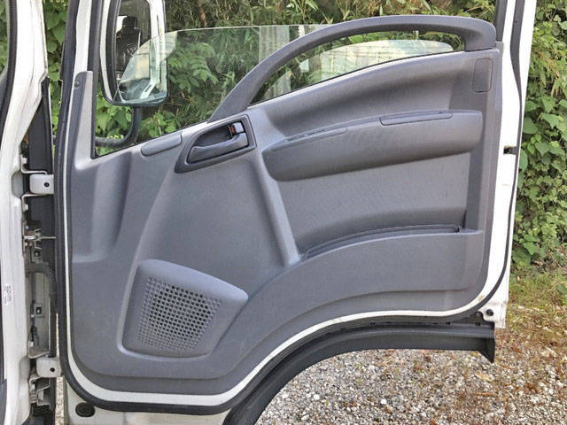 いすゞエルフ平ボディ小型（2t・3t）[写真26]