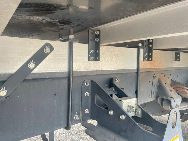 日野レンジャー冷凍車（冷蔵車）中型（4t）[写真22]