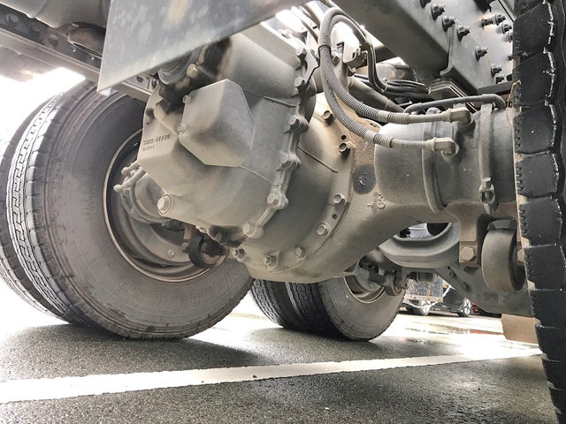 日野プロフィアコンテナ専用車大型（10t）[写真12]