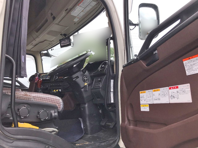 日野プロフィアコンテナ専用車大型（10t）[写真21]