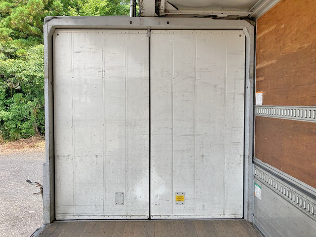 三菱ふそうファイターアルミウイング中型（4t）[写真18]