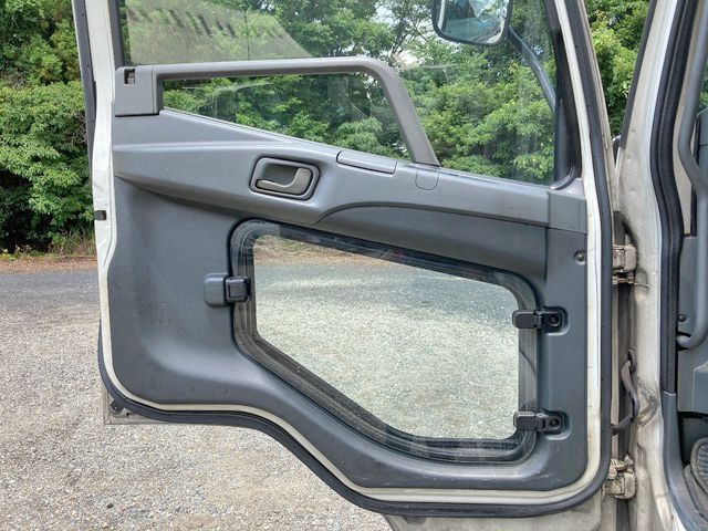 三菱ふそうファイターアルミウイング中型（4t）[写真29]