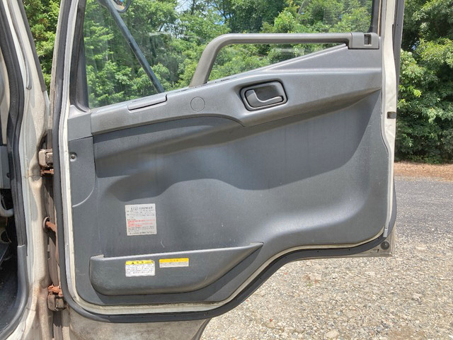 三菱ふそうファイターアルミウイング中型（4t）[写真30]