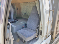 三菱ふそうファイターアルミウイング中型（4t）[写真32]