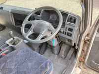 三菱ふそうファイターアルミウイング中型（4t）[写真36]