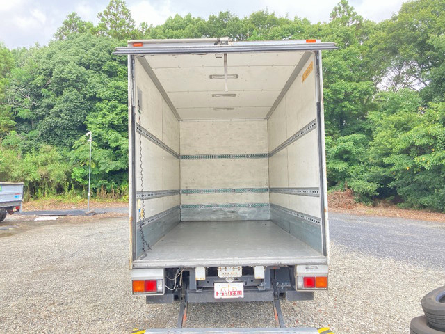 三菱ふそうキャンターアルミバン小型（2t・3t）[写真11]