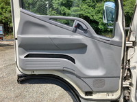 三菱ふそうキャンターアルミバン小型（2t・3t）[写真29]