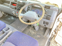 三菱ふそうキャンターアルミバン小型（2t・3t）[写真35]