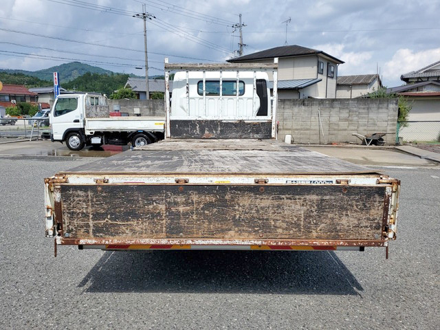 三菱ふそうキャンター平ボディ小型（2t・3t）[写真12]