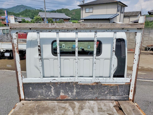 三菱ふそうキャンター平ボディ小型（2t・3t）[写真13]