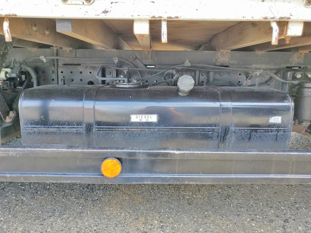 三菱ふそうキャンター平ボディ小型（2t・3t）[写真19]