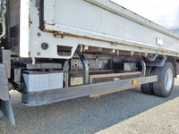 三菱ふそうキャンター平ボディ小型（2t・3t）[写真19]