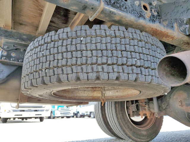 三菱ふそうキャンター平ボディ小型（2t・3t）[写真21]