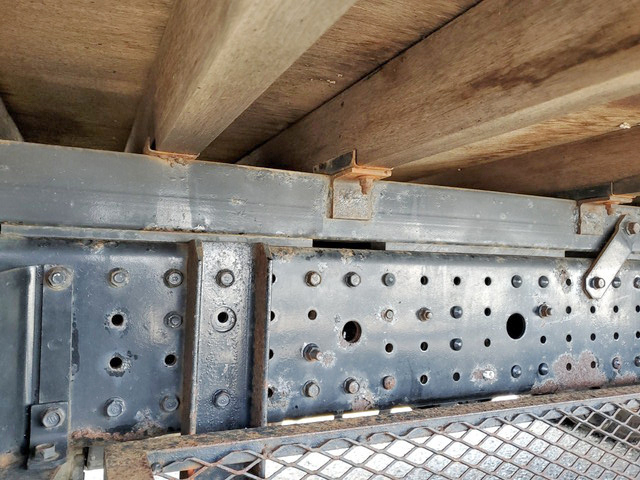 三菱ふそうキャンター平ボディ小型（2t・3t）[写真24]